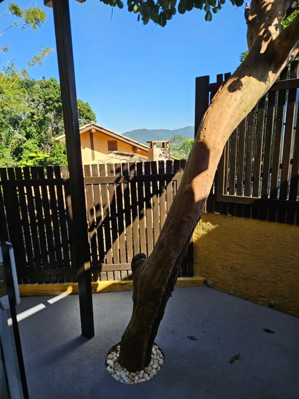 One-bedroom house with a water view — photo 8