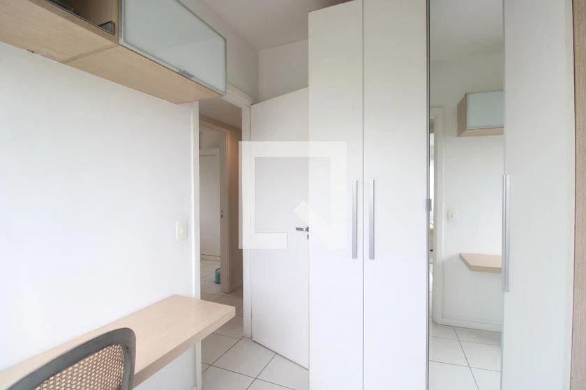 Furnished apartment, 83 m², with a glass-enclosed balcony — photo 9