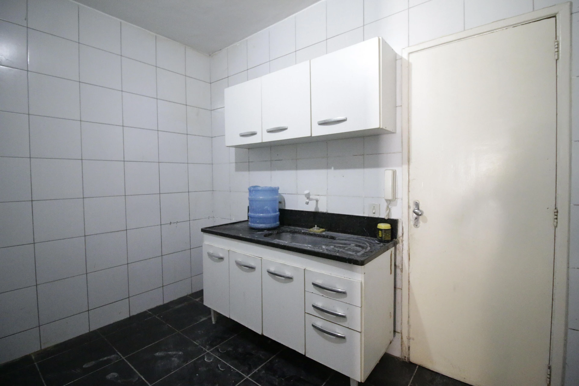 Casa sem mobília com 2 quartos e varanda — photo 9