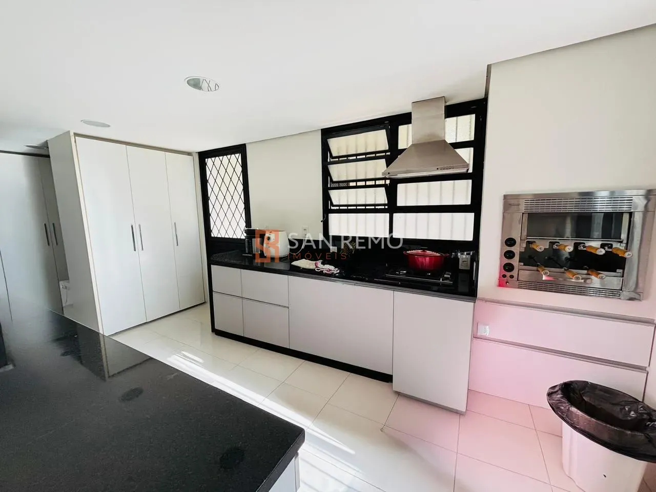 Garden apartment with 3 en-suite bedrooms and 241 m² — photo 25