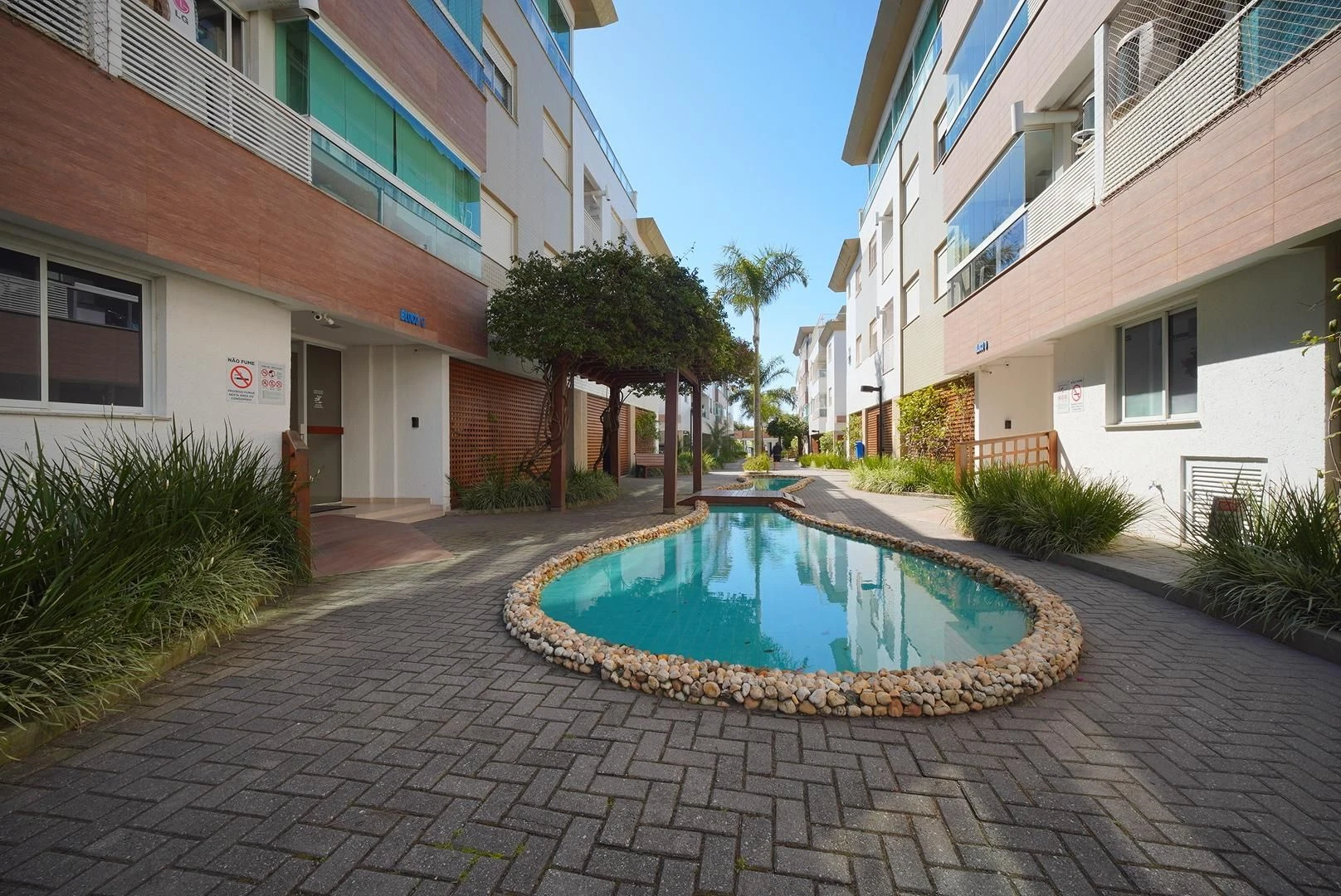 2-bedroom apartment with a private pool — photo 22