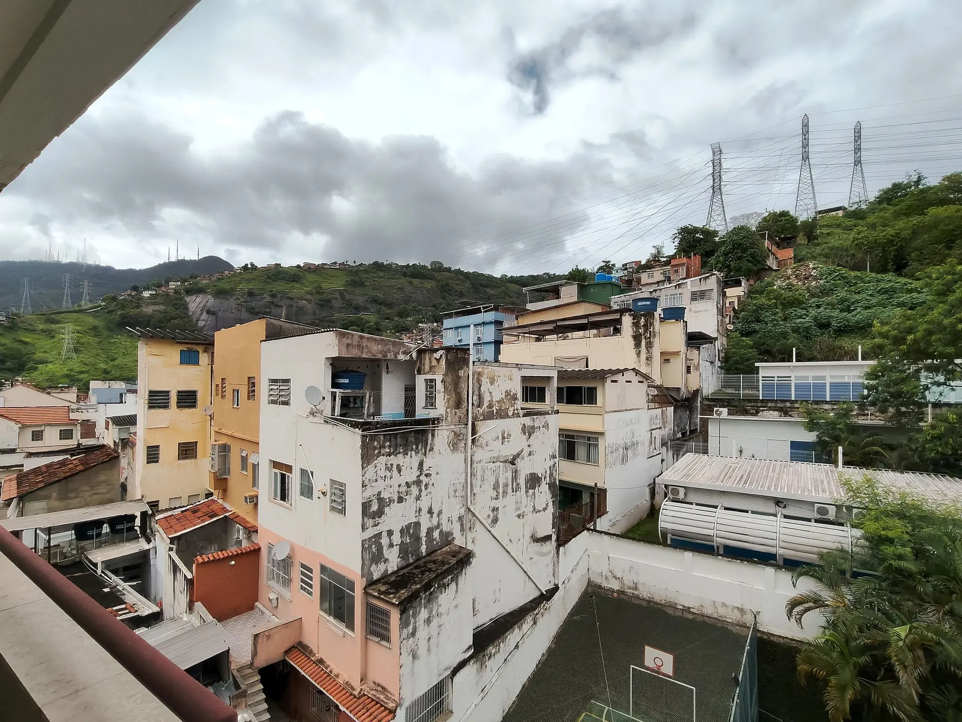 Mountain view in a 3-bedroom apartment, 200 m² — photo 23