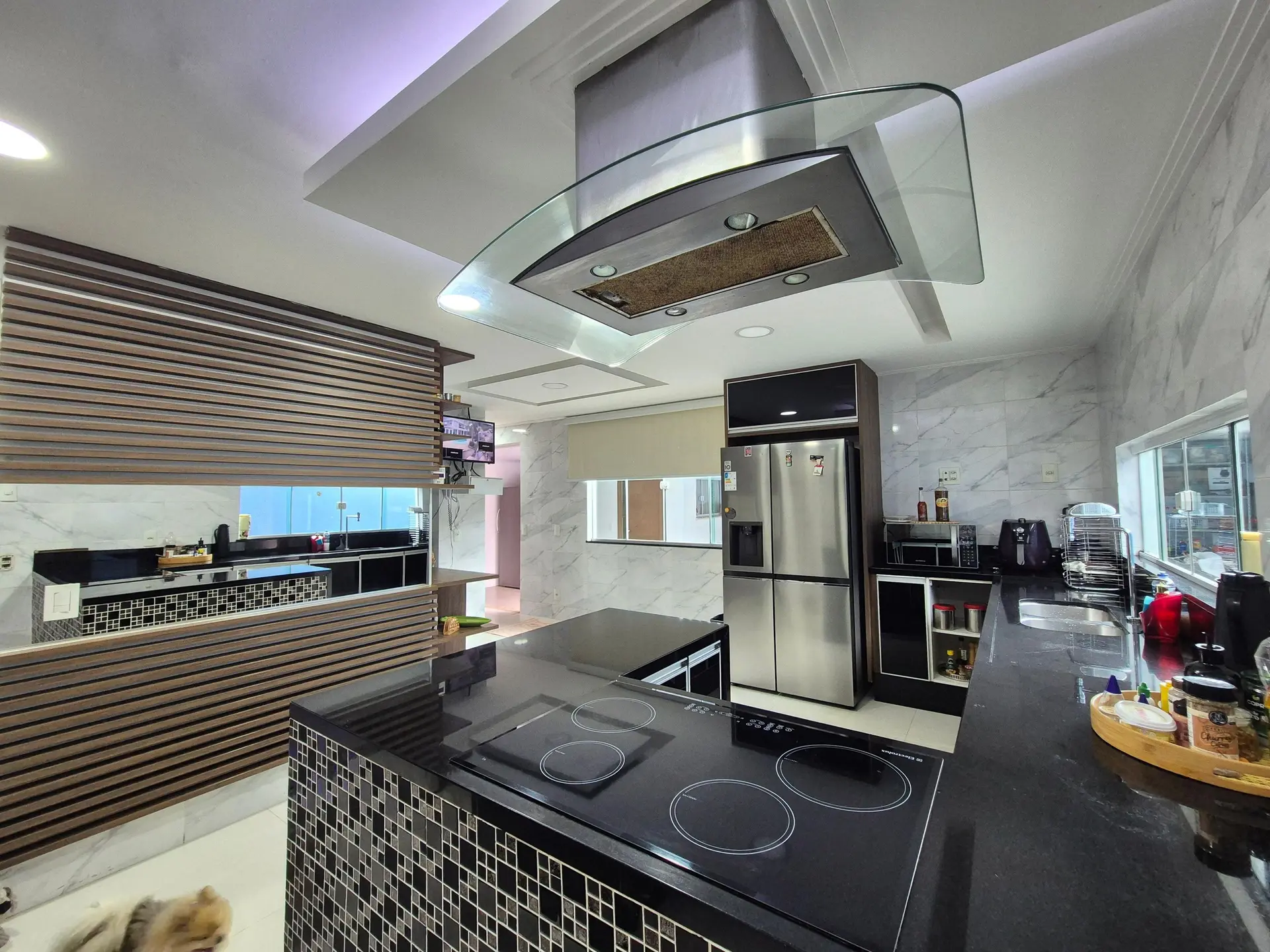 4 quartos e jacuzzi: casa de 318 m² — photo 20