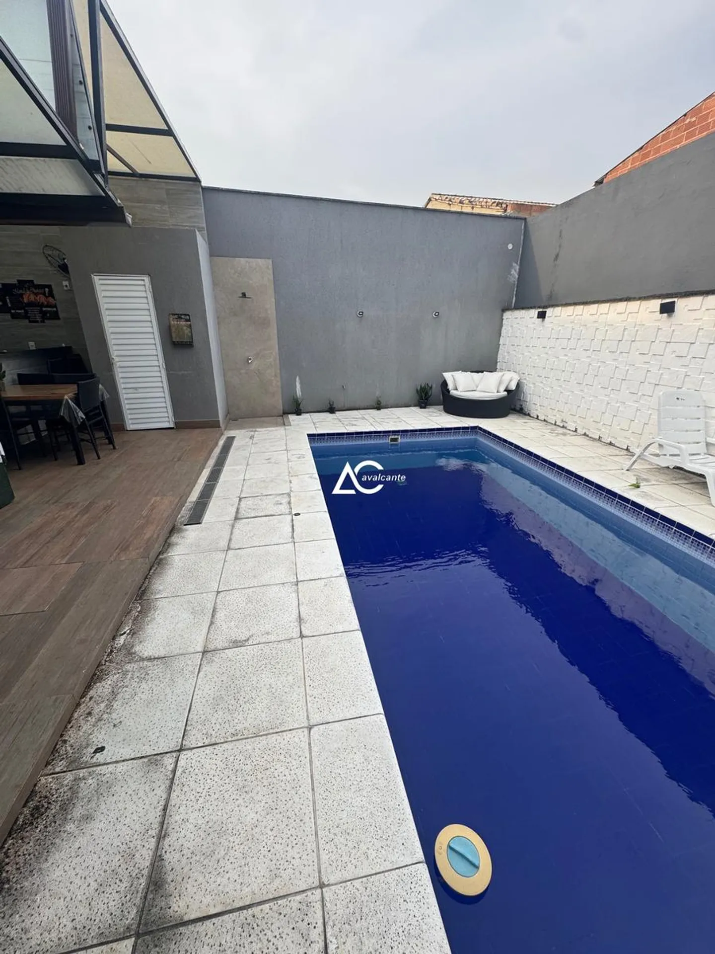Washing machine in a 3-bedroom house, 360 m² — photo 53