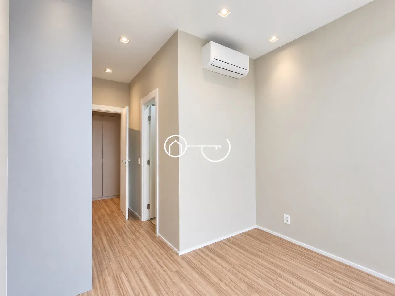 Furnished apartment, 120 m², with a jacuzzi — photo 5
