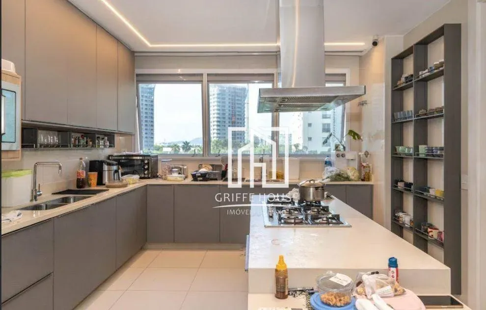 Apartment with 5 bedrooms and open-plan kitchen — photo 23