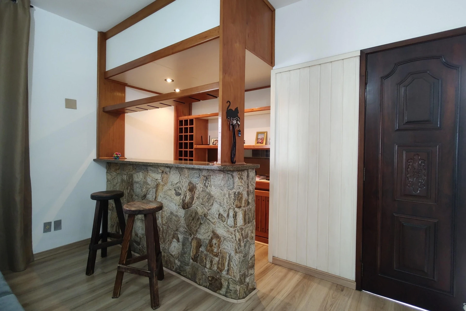 Jacuzzi y 3 dormitorios: casa de 742 m² — photo 30
