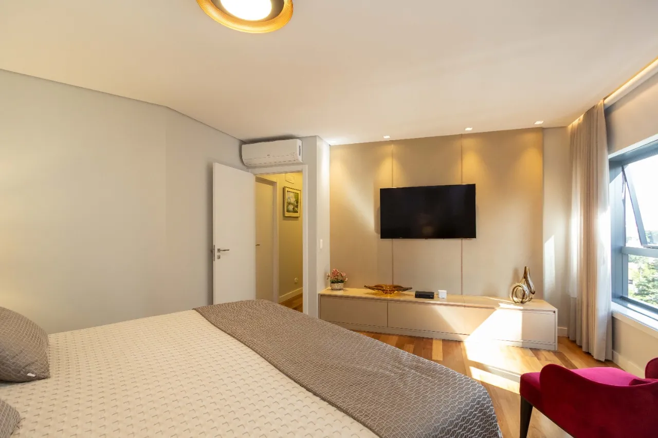 3-bedroom apartment in a building with a gym — photo 18