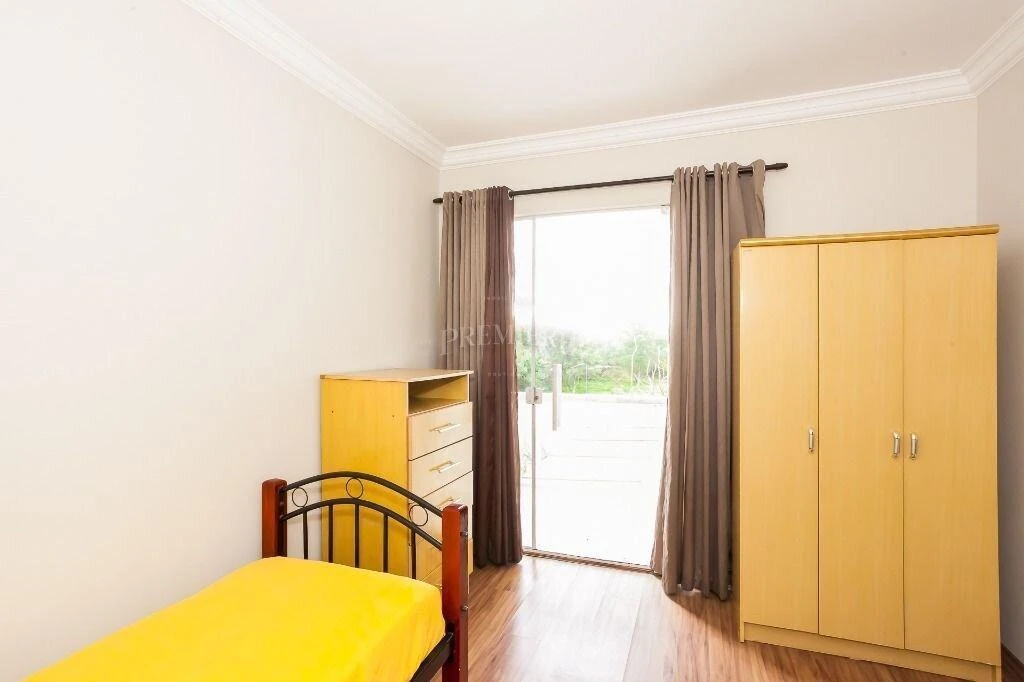 4-bedroom house with a walk-in closet in Curitiba — photo 17