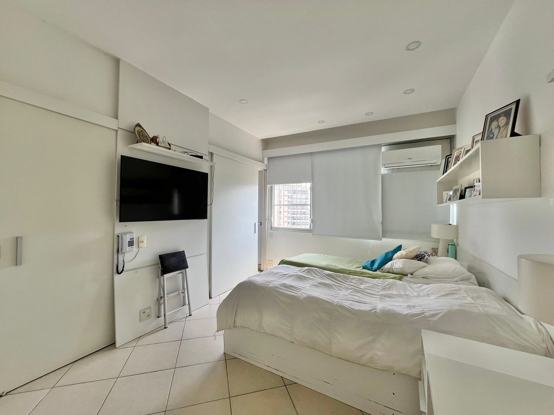 Furnished apartment, 450 m², with a water view — photo 43
