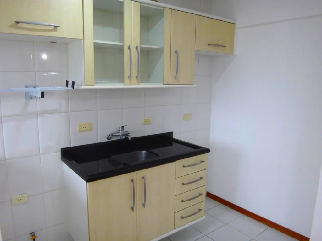 Furnished studio, 66 m², with wood or laminate floors — photo 7