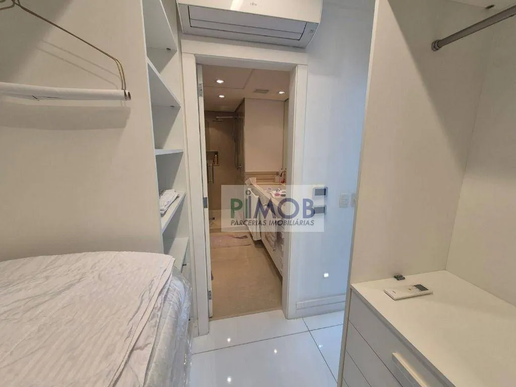 Furnished duplex penthouse with 3 bedrooms and 256 m² — photo 38