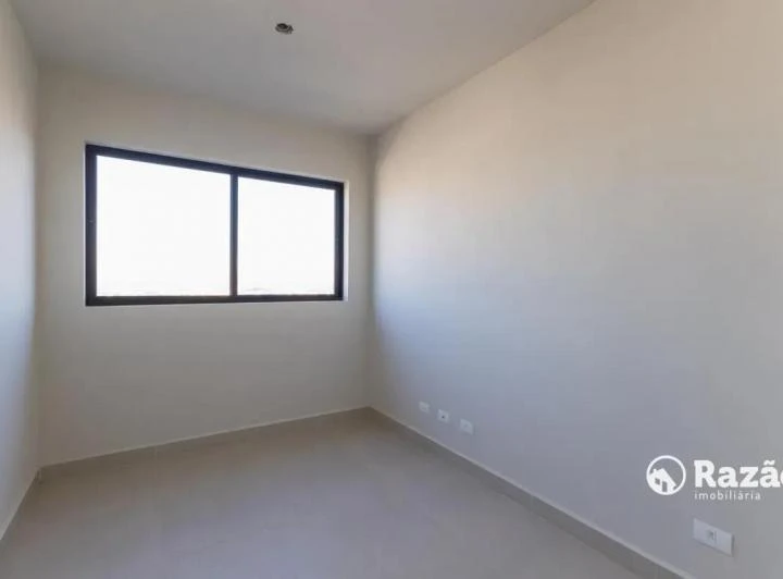 86 m² apartment with 2 bedrooms and a compact kitchen — photo 4