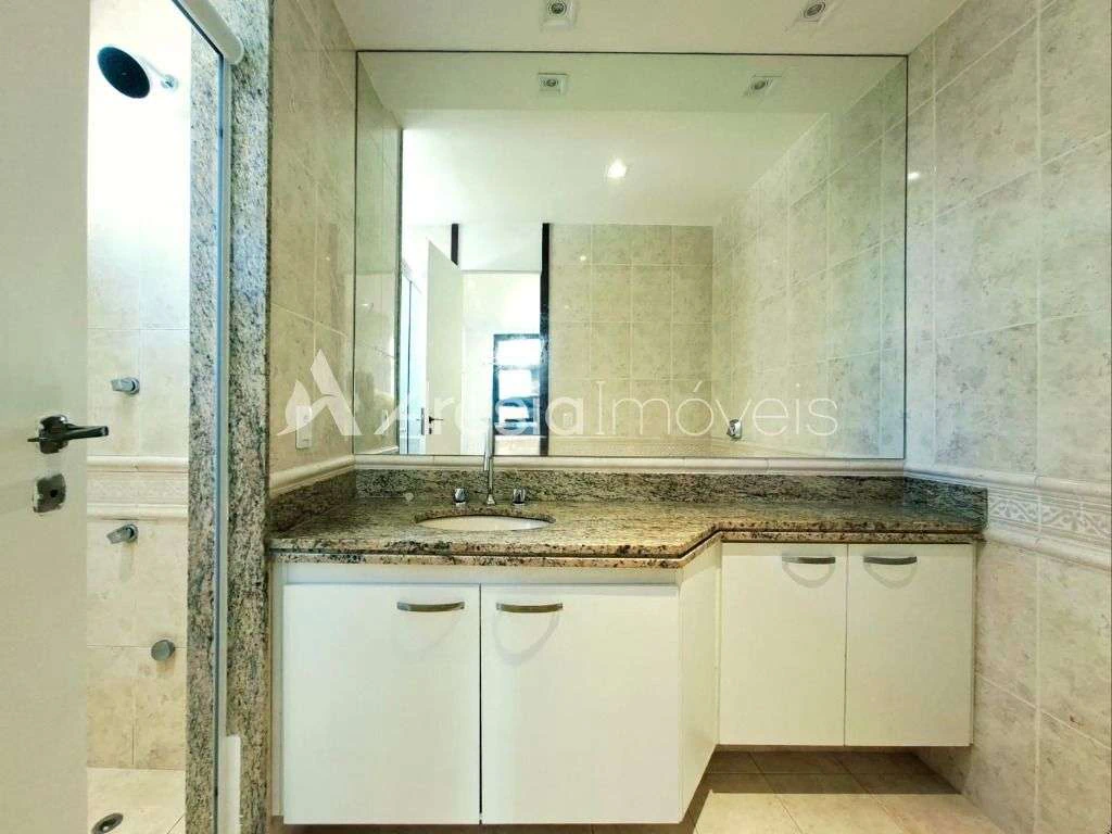3-bedroom apartment with 140 m² and city-view windows — photo 16