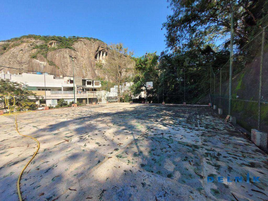 Apartamento com 3 quartos de 156 m² e vista cidade/montanhas — photo 30