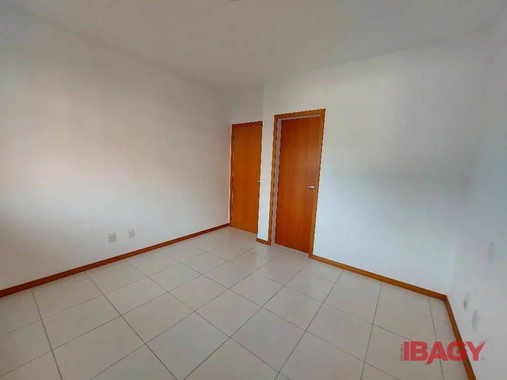 Home office in a 3-bedroom apartment, 77 m² — photo 4