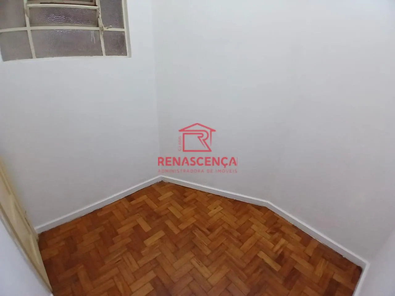 Apartment on the 3rd floor with wood or laminate floors — photo 7