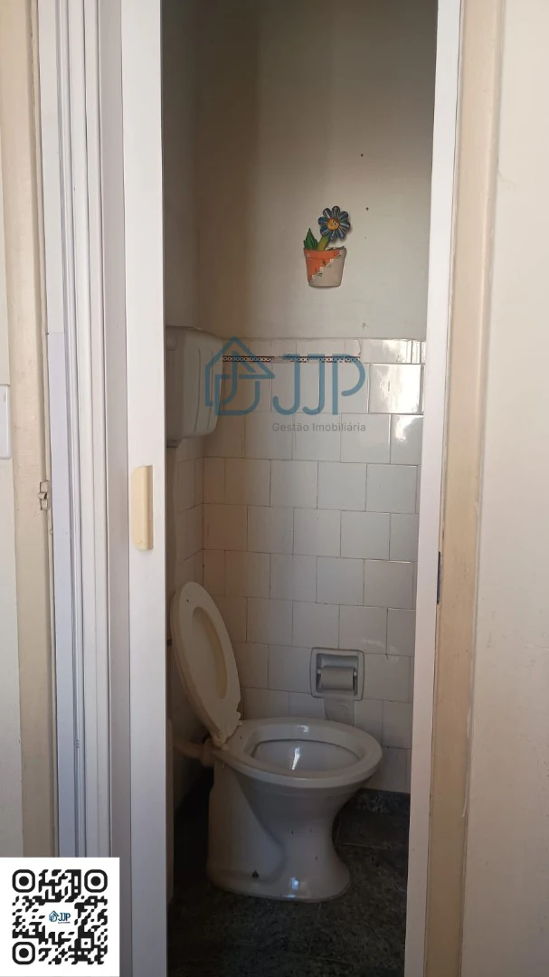Unfurnished apartment with a closed kitchen and 2 bedrooms — photo 4