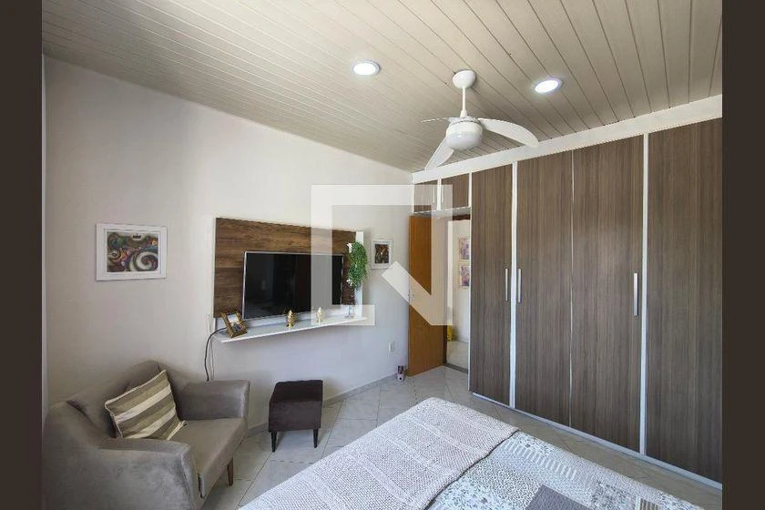 358 m² rental house with 2 bedrooms, suite and balcony — photo 24