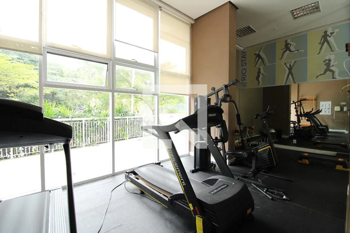 1-bedroom apartment with a glassed-in balcony — photo 27