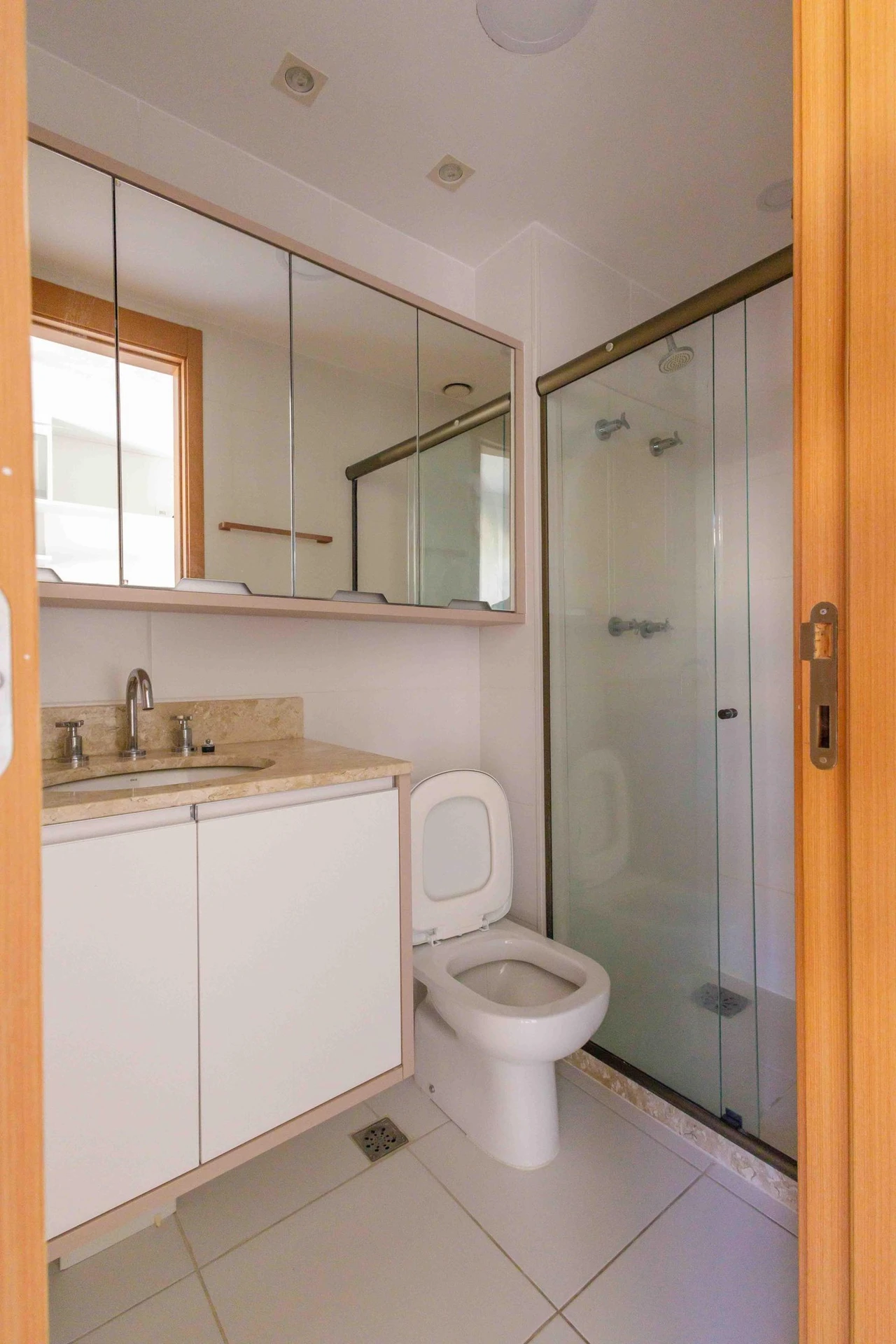 Apartment, 166 m², with a glass-enclosed balcony — photo 28