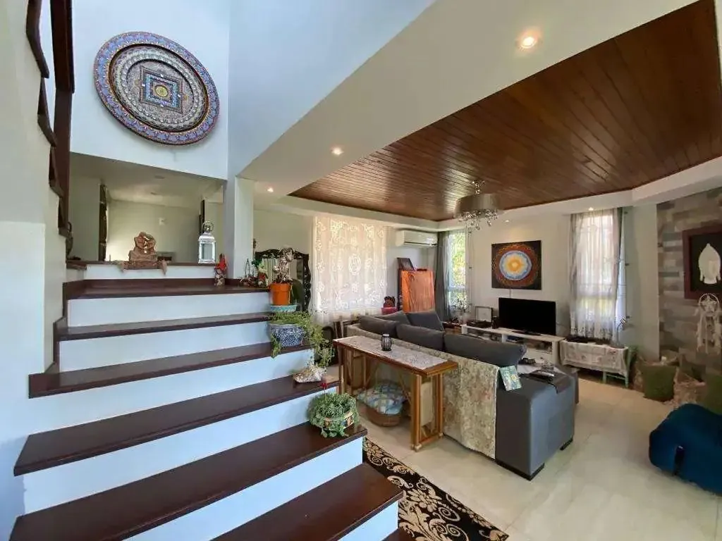 Furnished house with 3 en-suite bedrooms and 4 baths — photo 17
