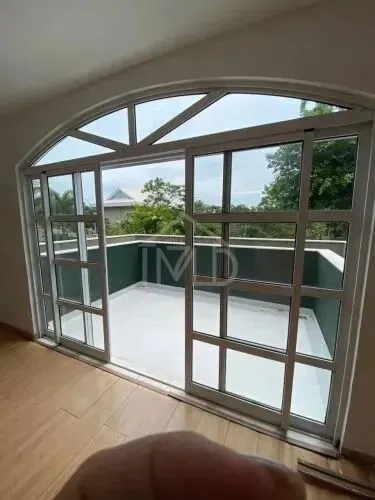 House with 4 bedrooms and 5 bathrooms, closed kitchen — photo 12