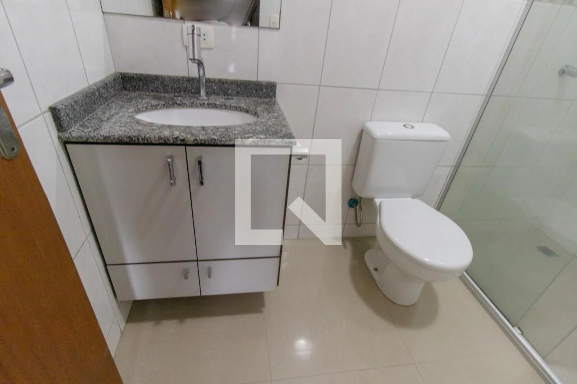 3-bedroom house with a private pool in Curitiba — photo 38