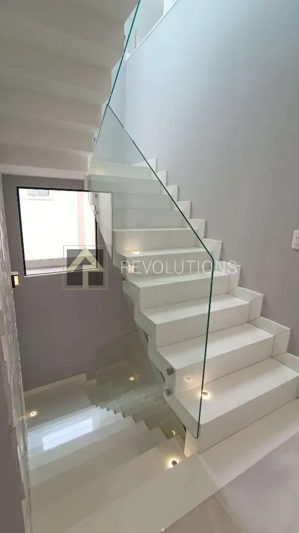 House with 5 bedrooms and 5 en-suites — photo 40