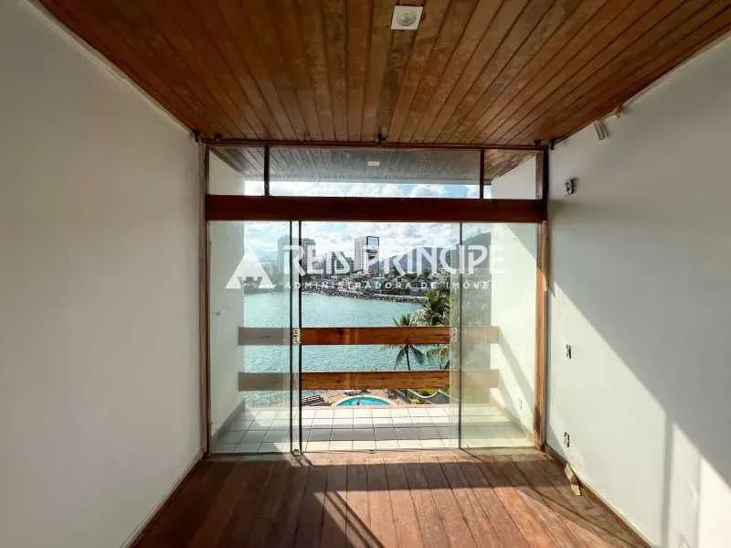 3-bedroom apartment with an enclosed glass balcony — photo 5