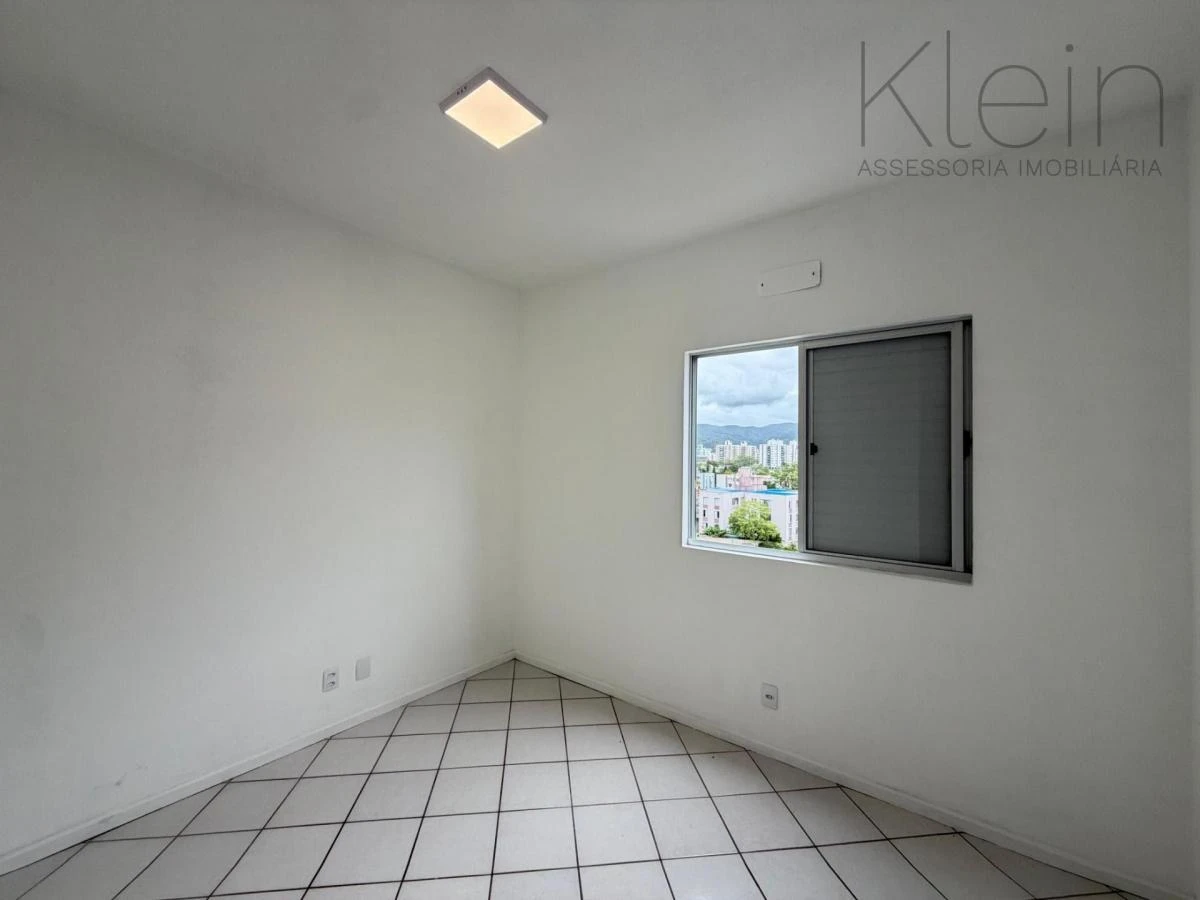 Glass-enclosed balcony in a 3-bedroom apartment, 75 m² — photo 25