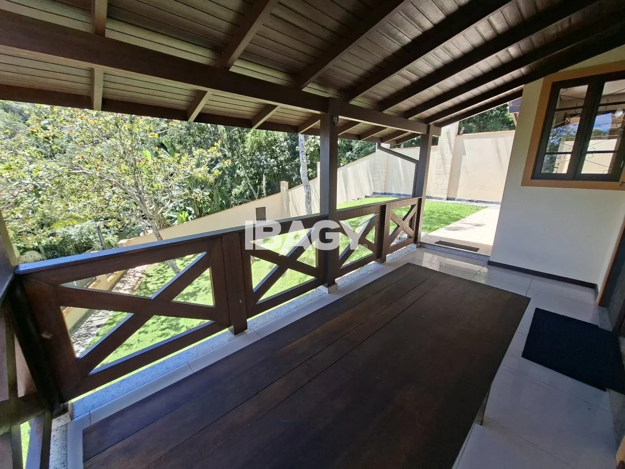 One-bedroom house with a mountain view in Florianópolis — photo 19