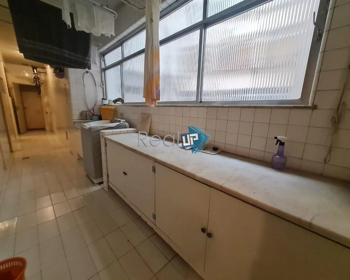 Apartment with 4 bedrooms and 5 bathrooms and 2 parking spaces — photo 35