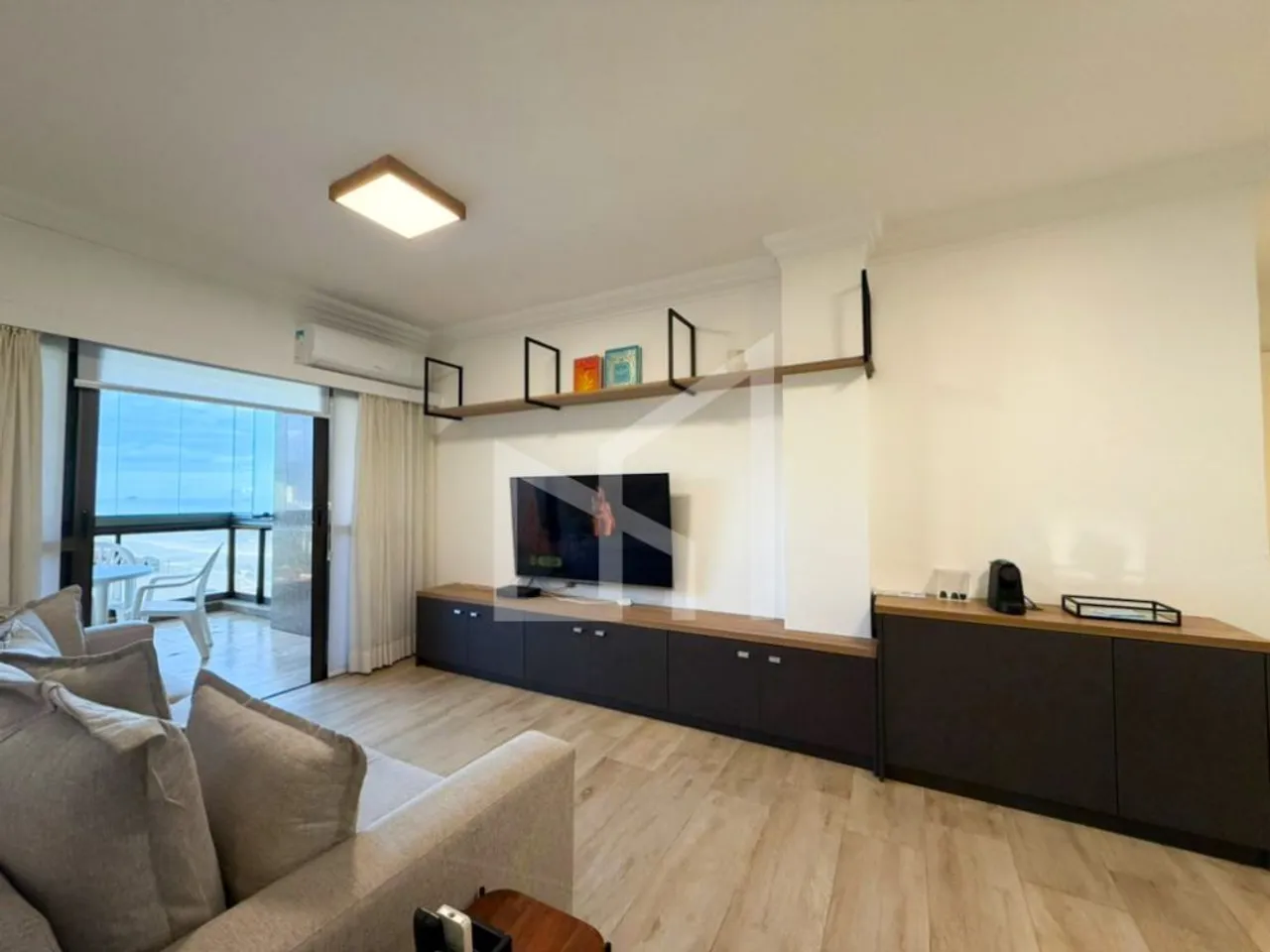 Furnished apartment with a glassed-in balcony — photo 12