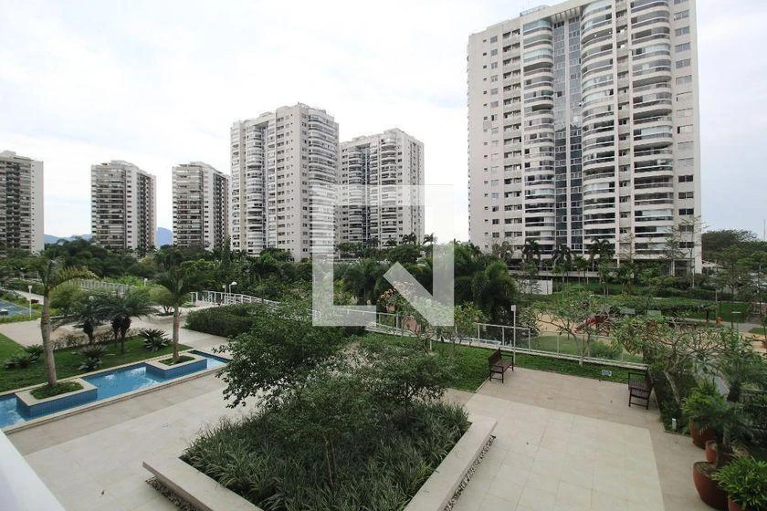 2-bedroom apartment in a building with a gym — photo 24