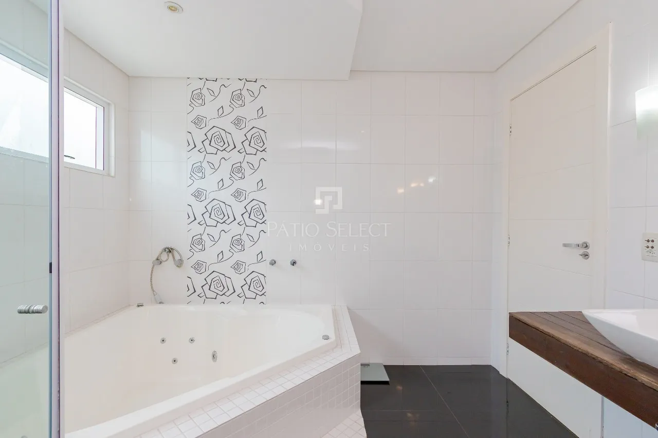 House with 5 bedrooms, 2 en-suites and private garden — photo 54