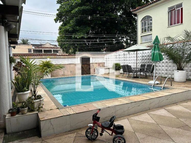 270 m² house with a glass-enclosed balcony and a dryer — photo 48