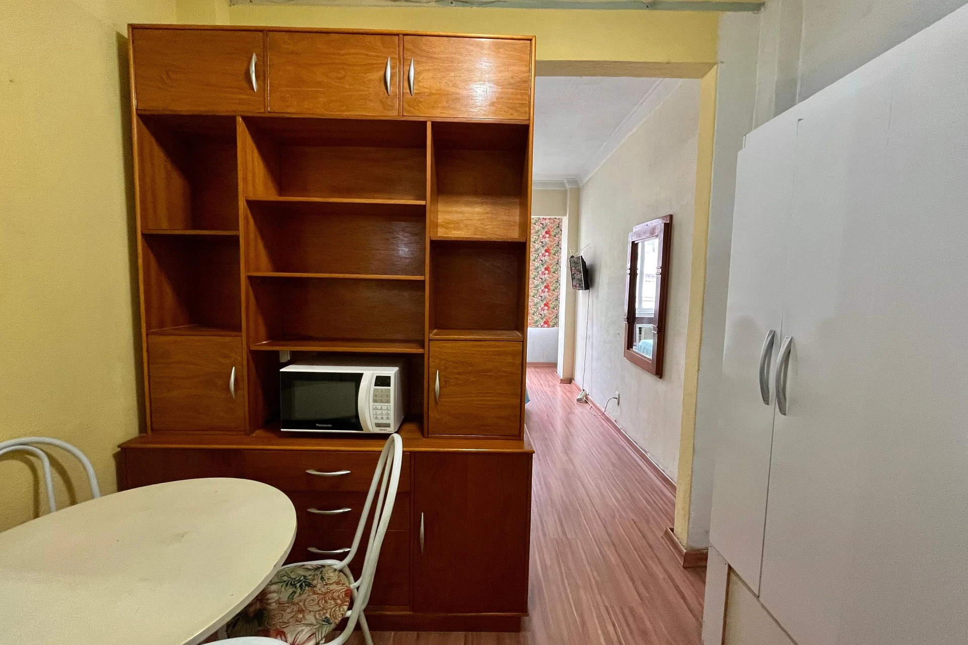 Дерев'яна підлога або ламінат та 1 спальня: квартира 31 м² — photo 6