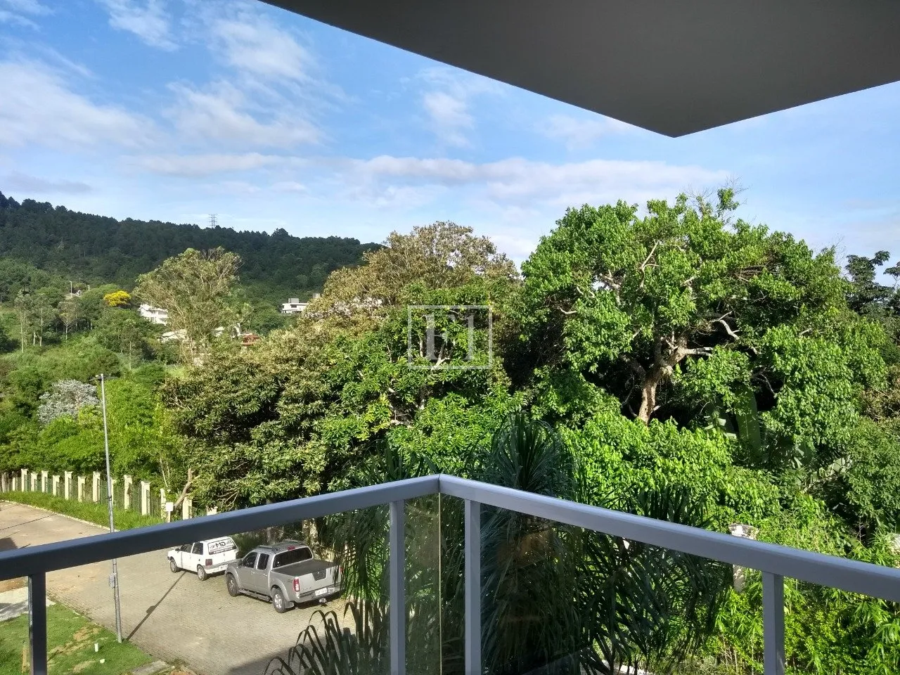 Furnished house, 450 m², with floor-to-ceiling windows — photo 31