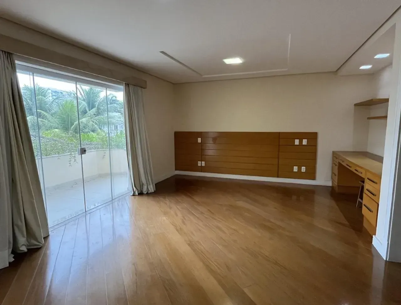 House with 5 bedrooms and 5 bathrooms, 830 m² — photo 16
