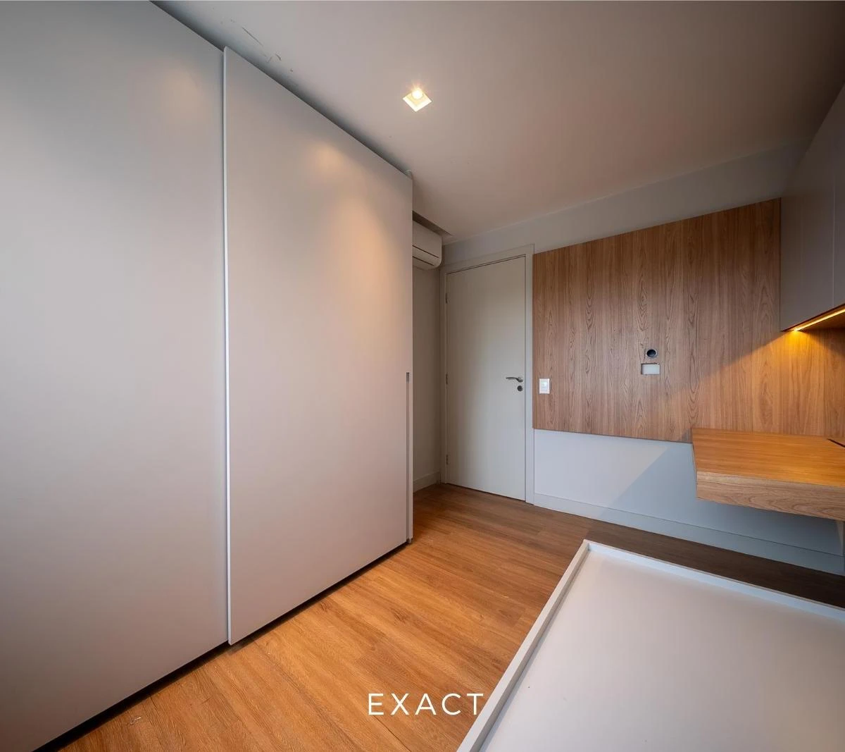 3-bedroom apartment in a building with a gym — photo 4