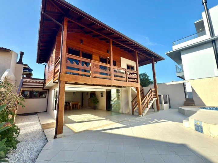 Будинок 265 м² із садом та власним басейном — photo 28