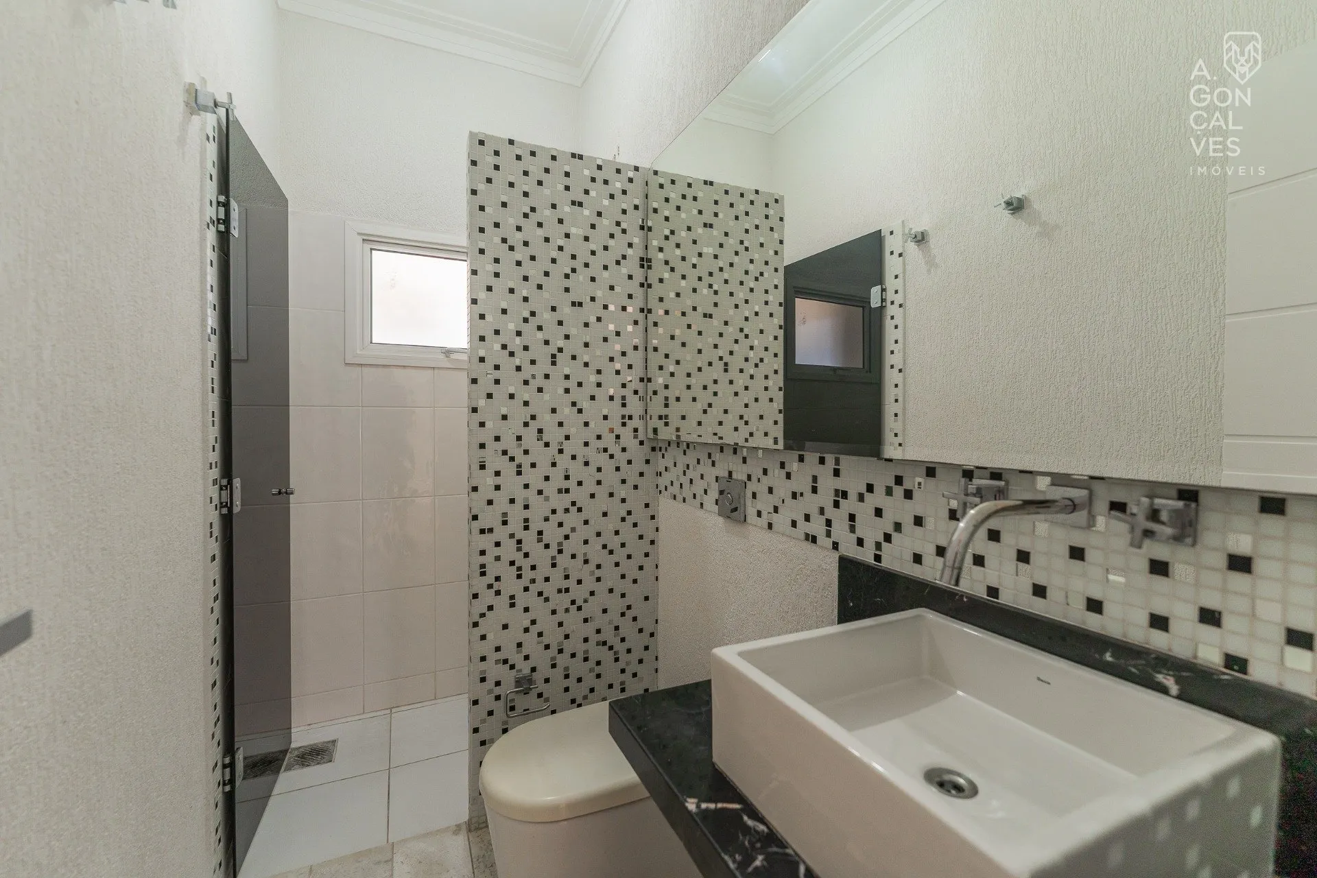 House with 4 bedrooms, open-plan kitchen and 4 parking — photo 9