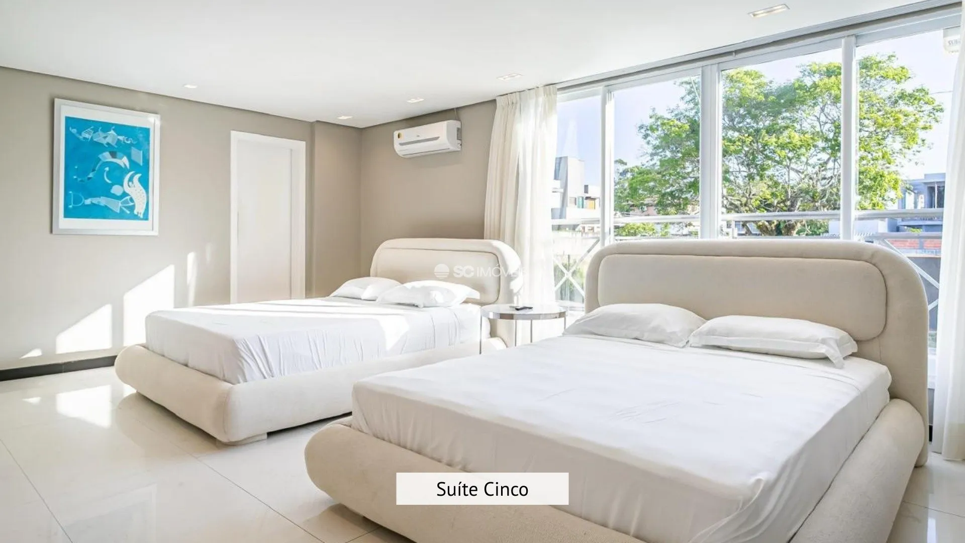 800 m² house with 6 en-suite rooms and 4 parking spaces — photo 17