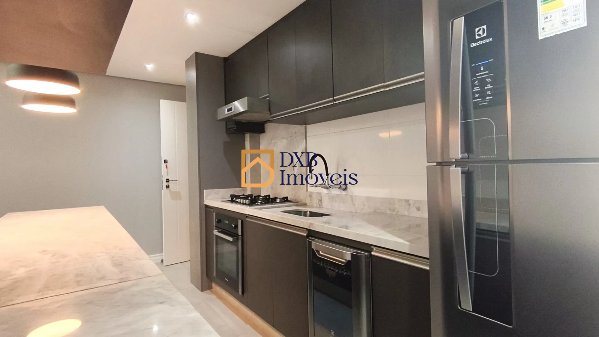 2 en-suite bedroom apartment with open-plan kitchen — photo 2