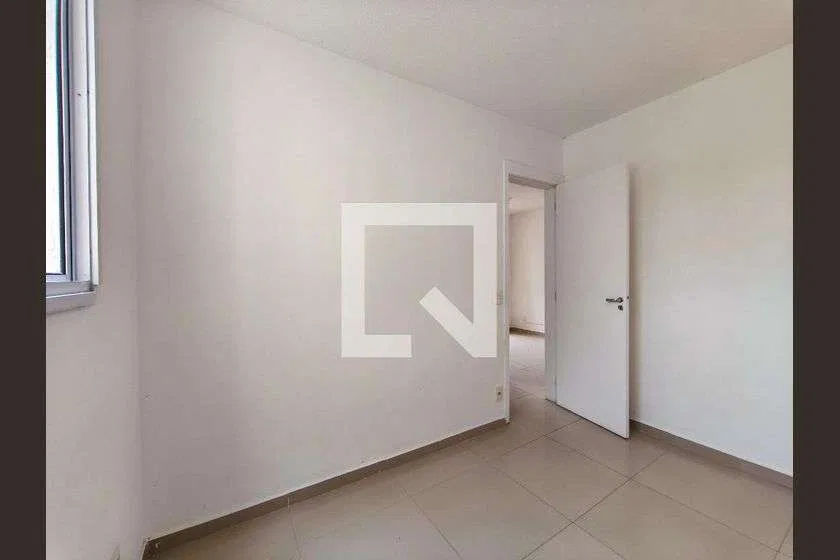 2-bedroom apartment in a building with a pool — photo 4