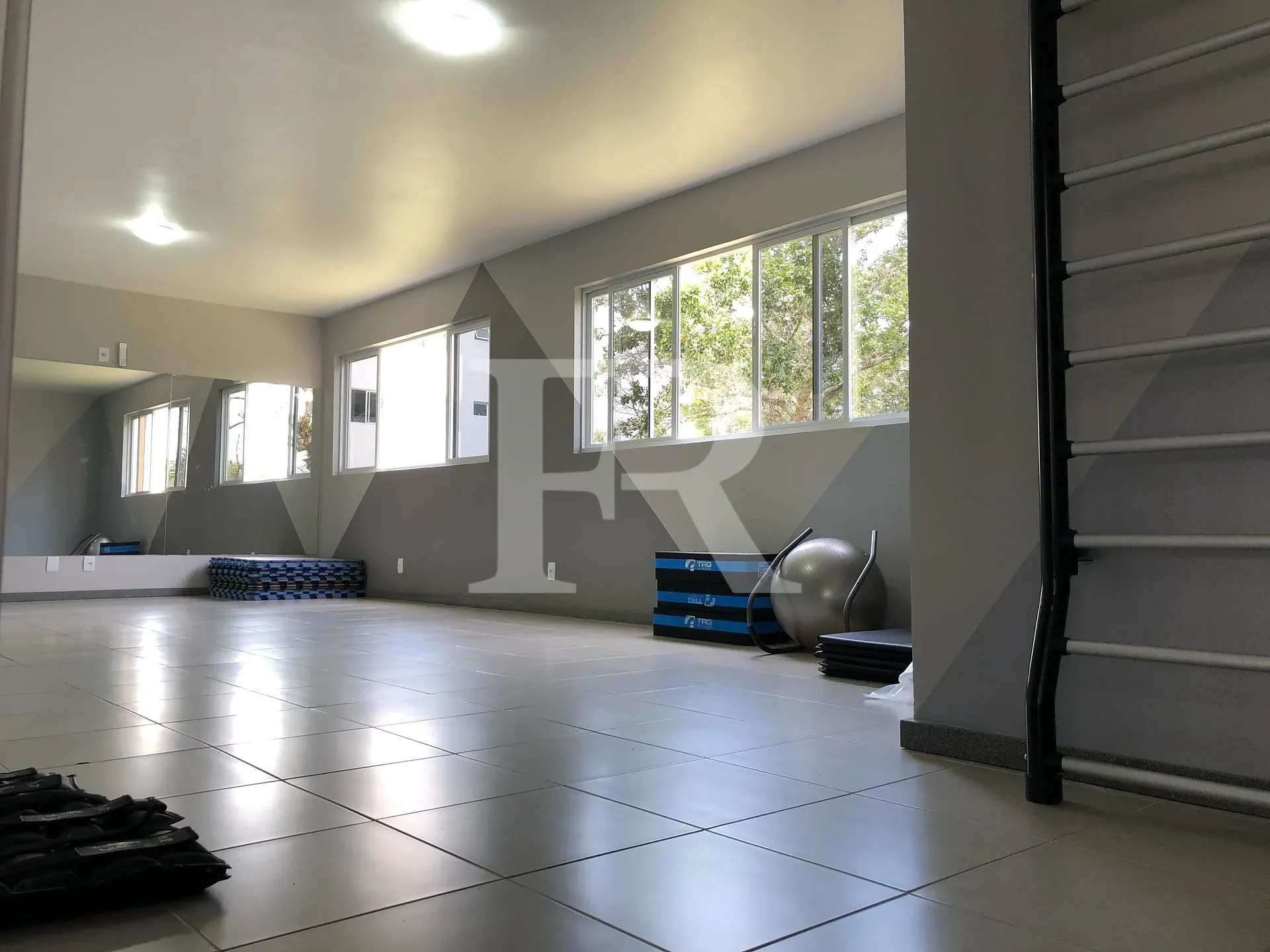 2-bedroom apartment with balcony and charcoal grill — photo 113