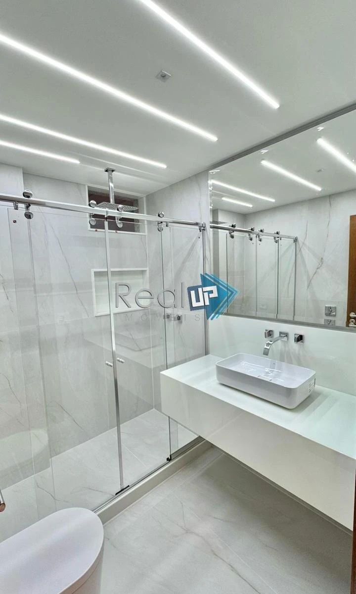 Квартира 212 м²: 3 спальни и 3 ванные комнаты — photo 6
