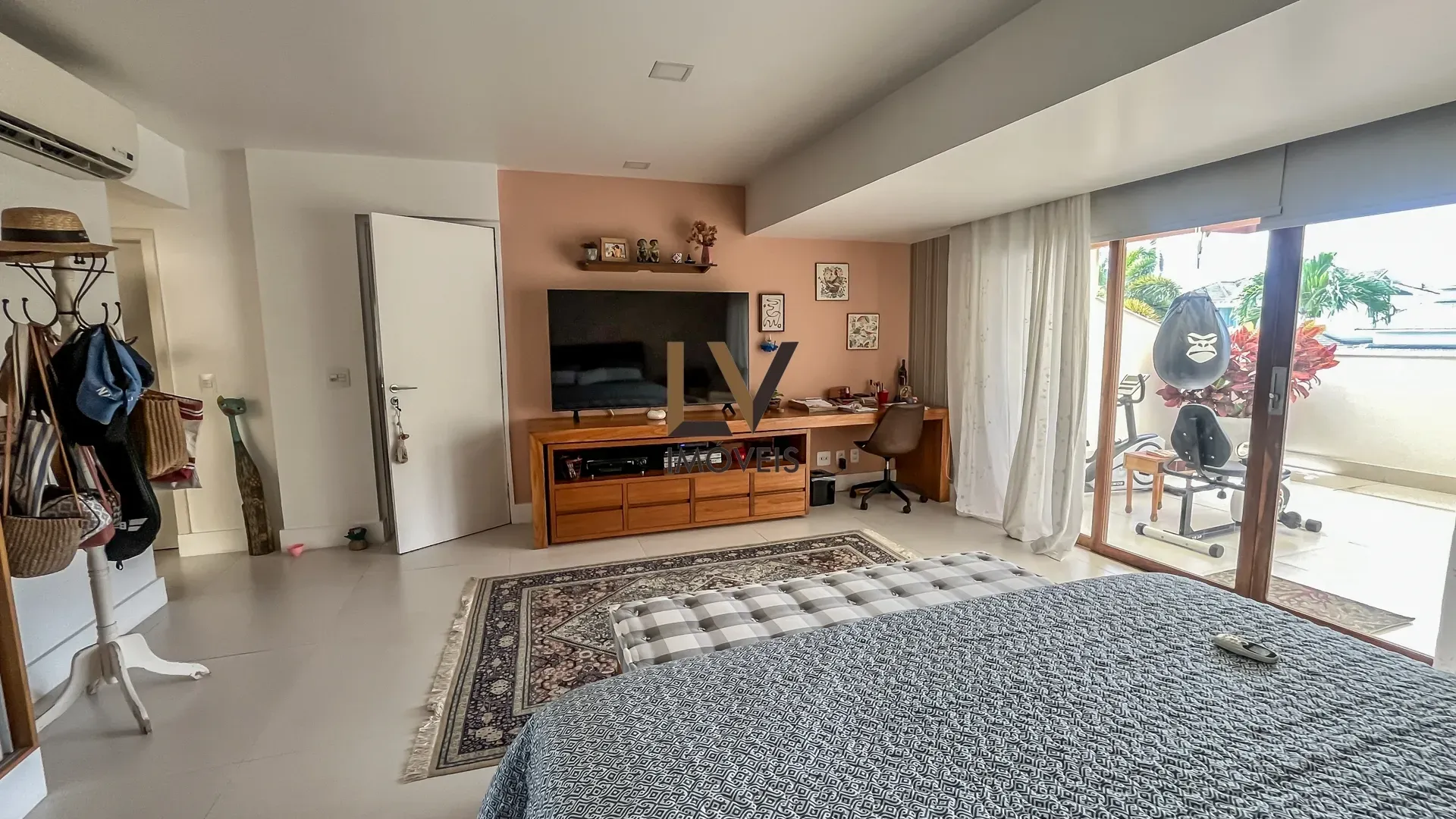 Furnished house with open-plan kitchen, 4 bedrooms and 5 baths — photo 35