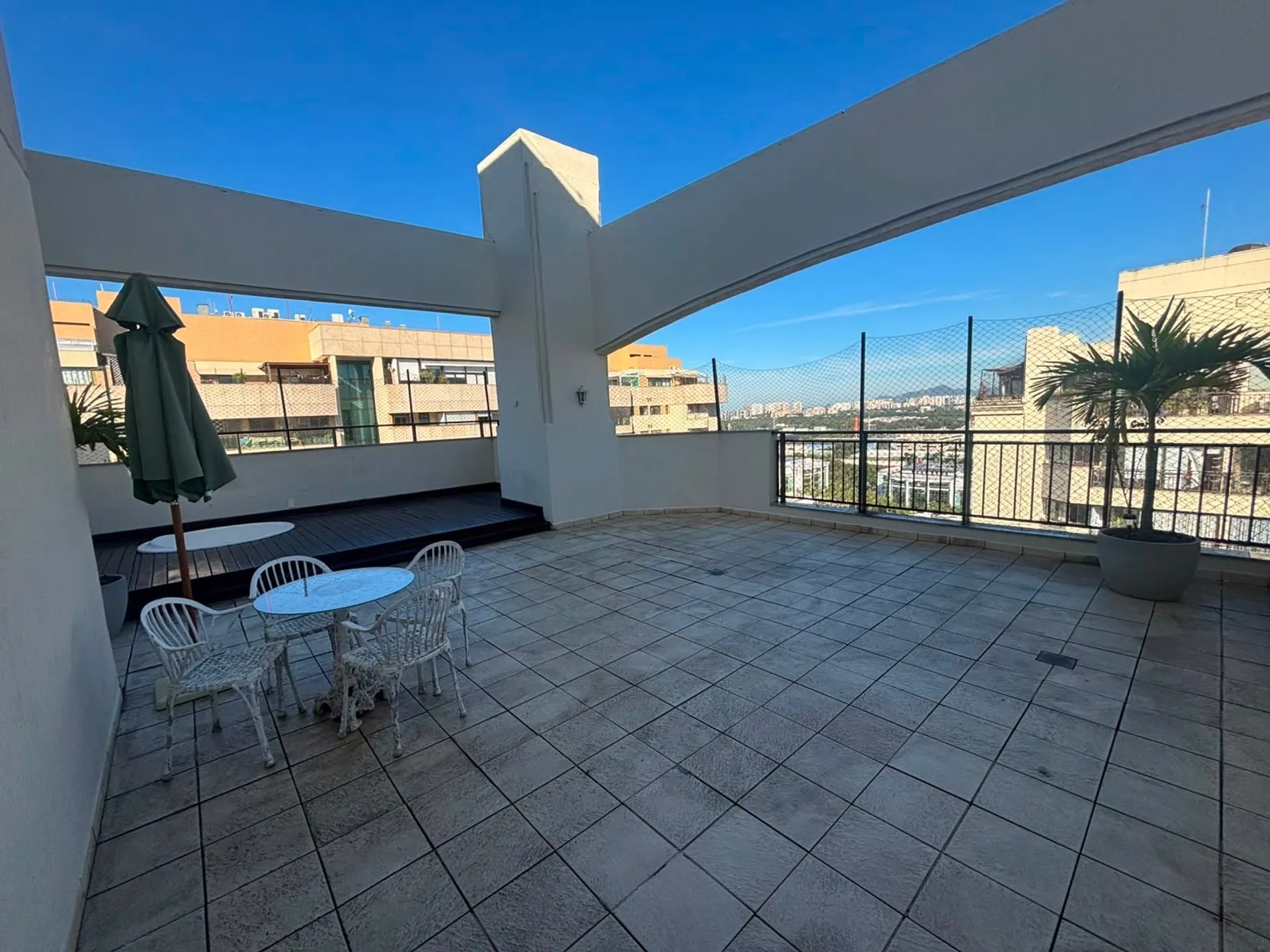 Furnished apartment with 3 bedrooms and 3 bathrooms — photo 9